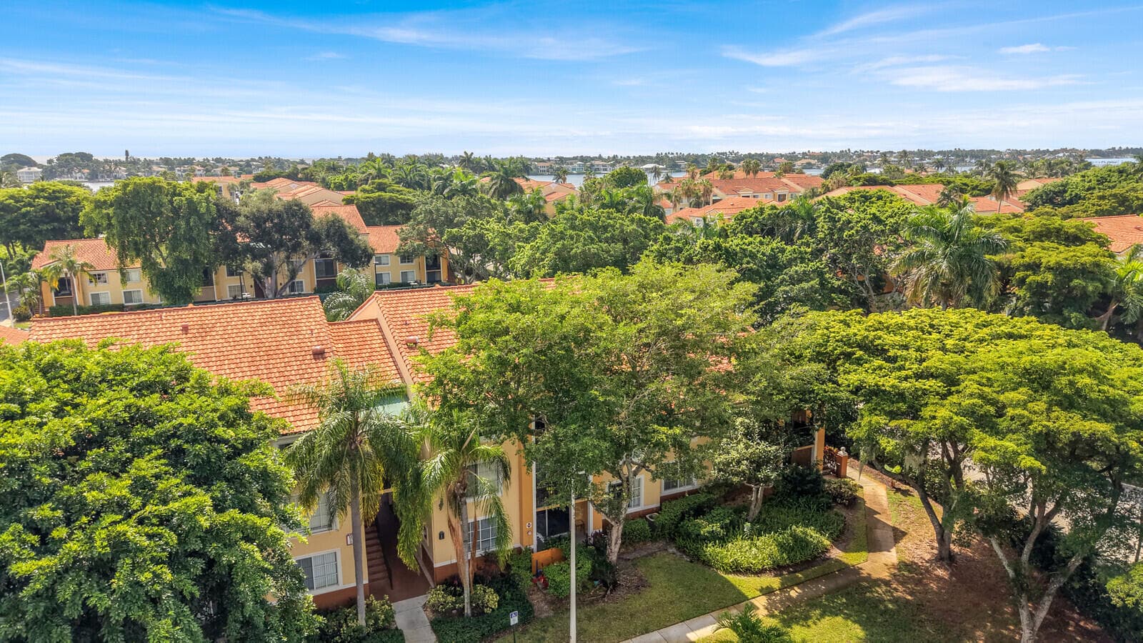 110 Yacht Club Way 105, Hypoluxo, FL 33462 33