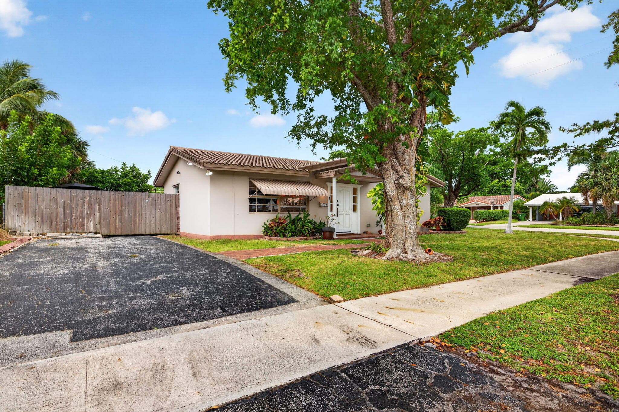 2167 NE 56th Court A, Fort Lauderdale, FL 33308 2