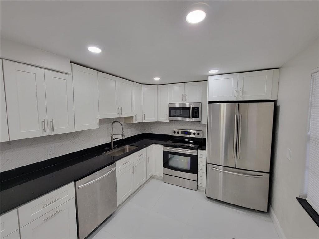 800 E CYPRESS Lane 202, Pompano Beach, FL 33069 61