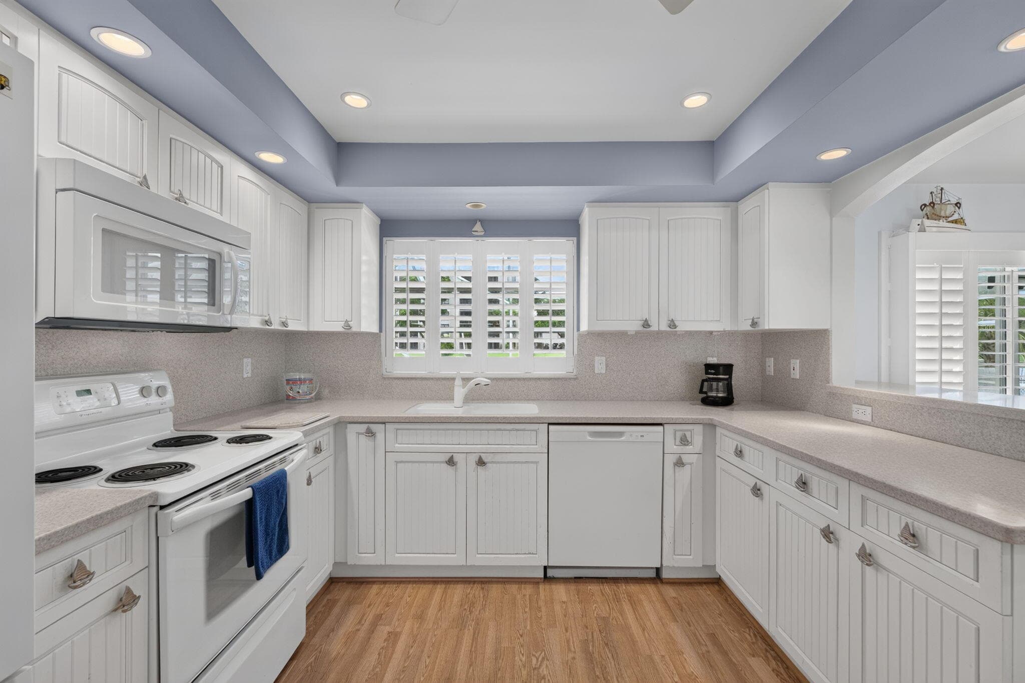 535 NE 8th Avenue, Deerfield Beach, FL 33441 19