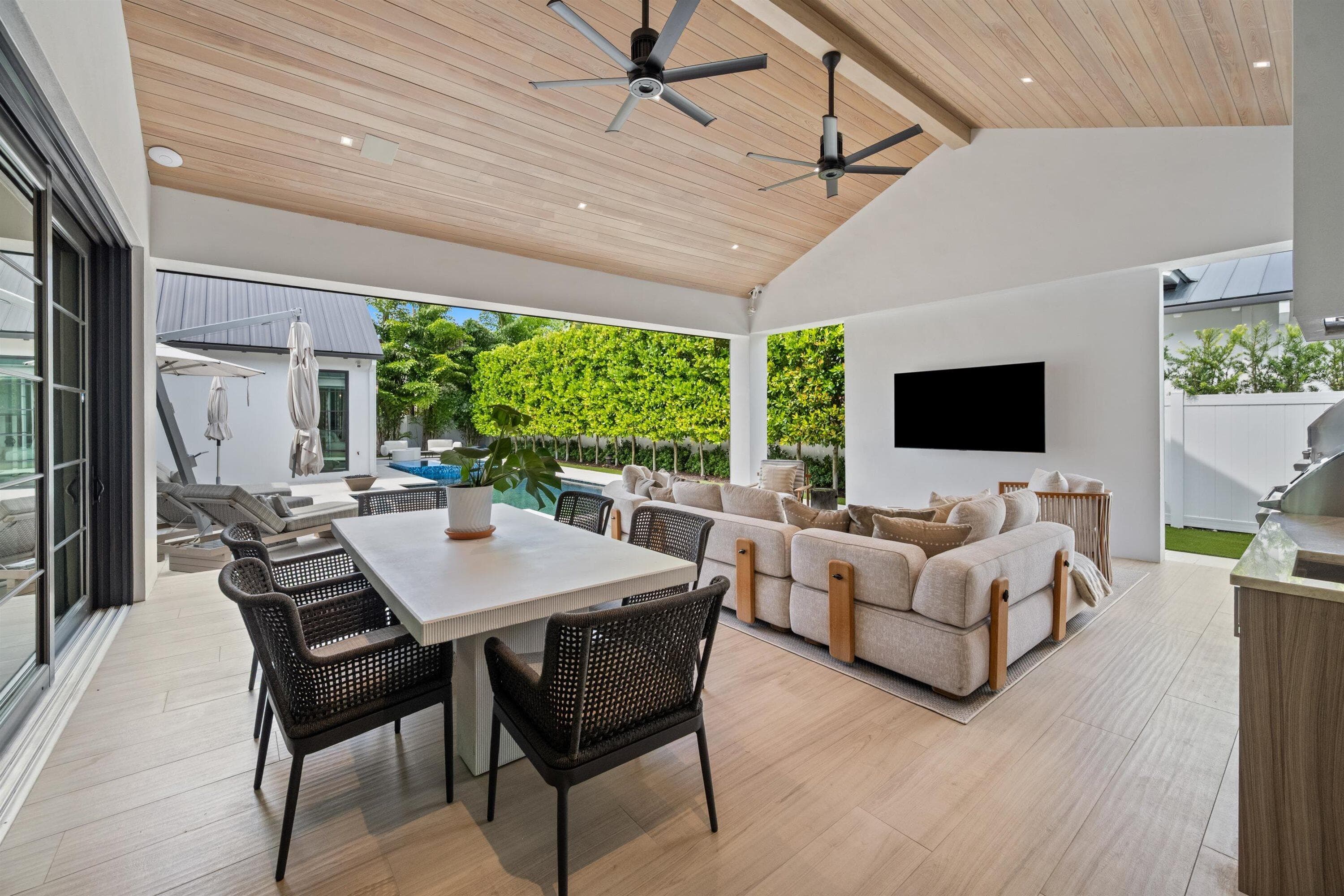 1634 N SWINTON Avenue, Delray Beach, FL 33444 71