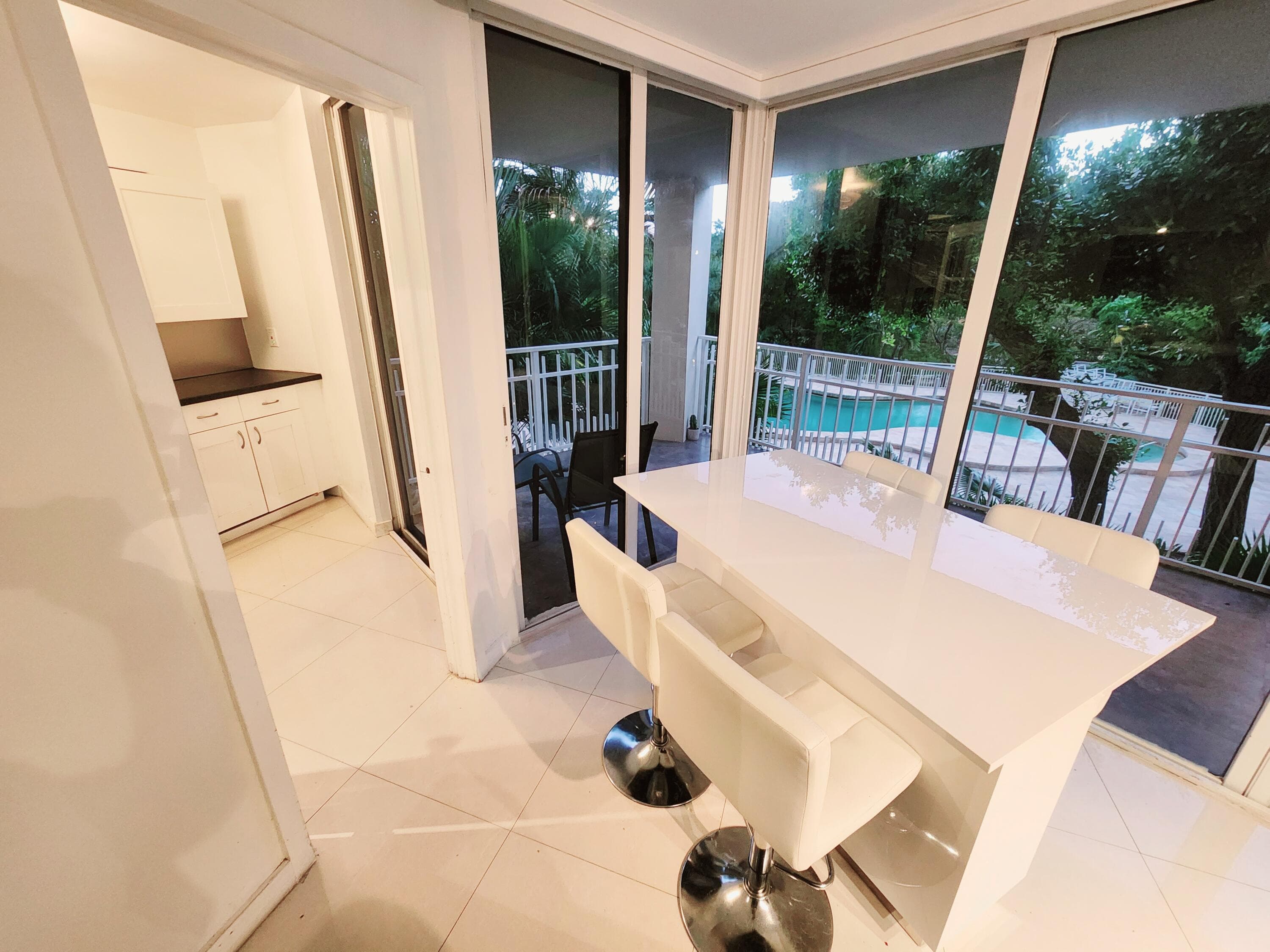 1000 Quayside Terrace 408, Miami, FL 33138 3