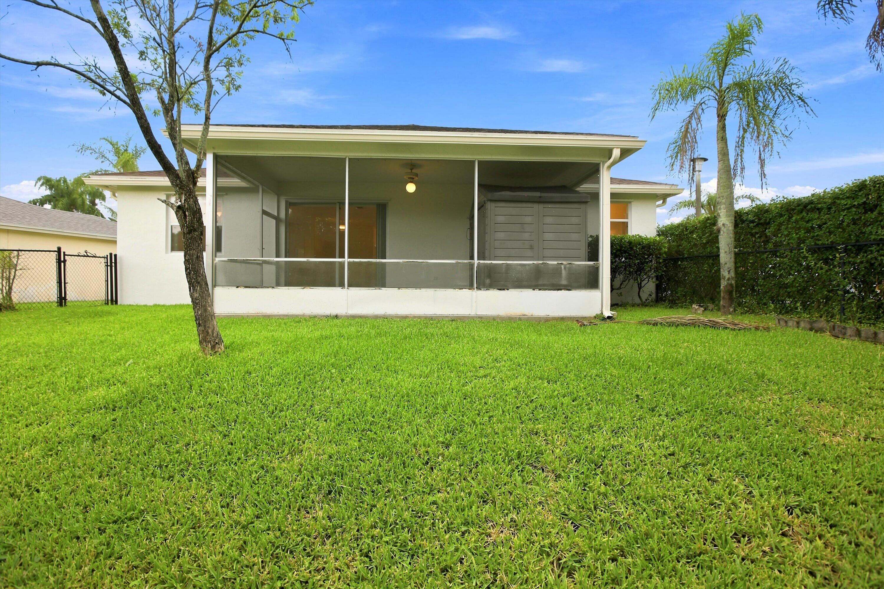 1490 Fairway Circle, Greenacres, FL 33413 13