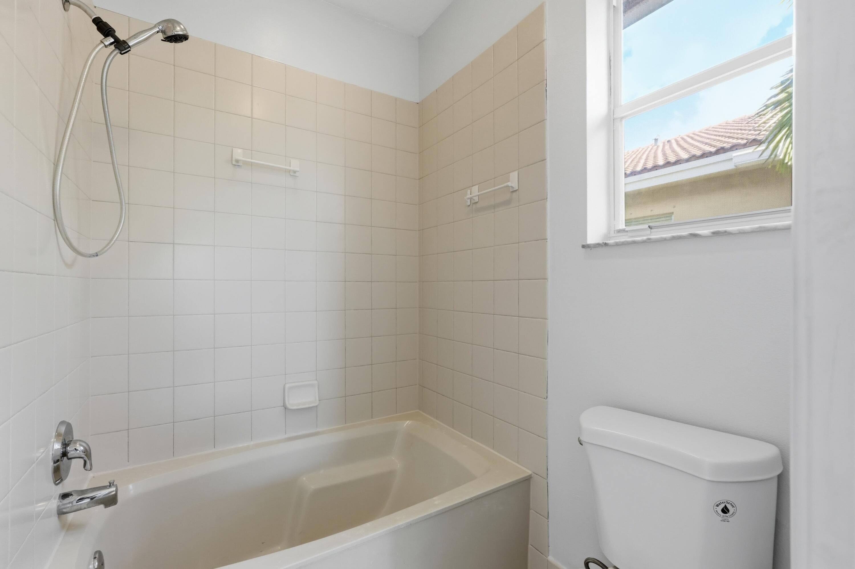 3261 Scarletta Drive, Riviera Beach, FL 33404 11