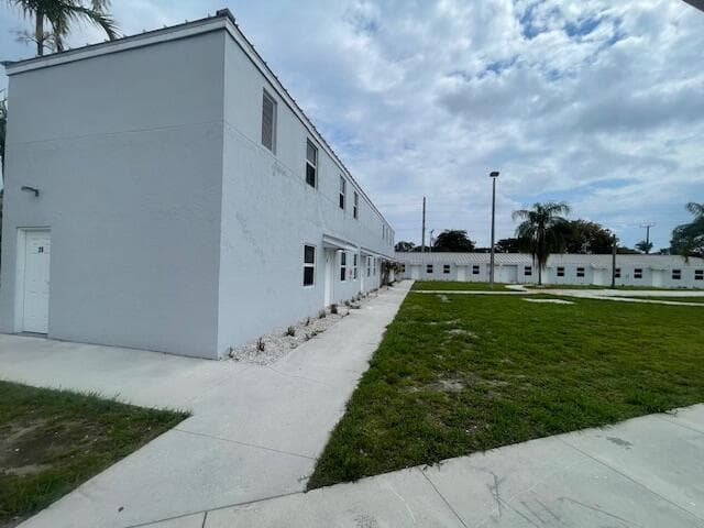 4393 Windsor Avenue 19, West Palm Beach, FL 33407 4