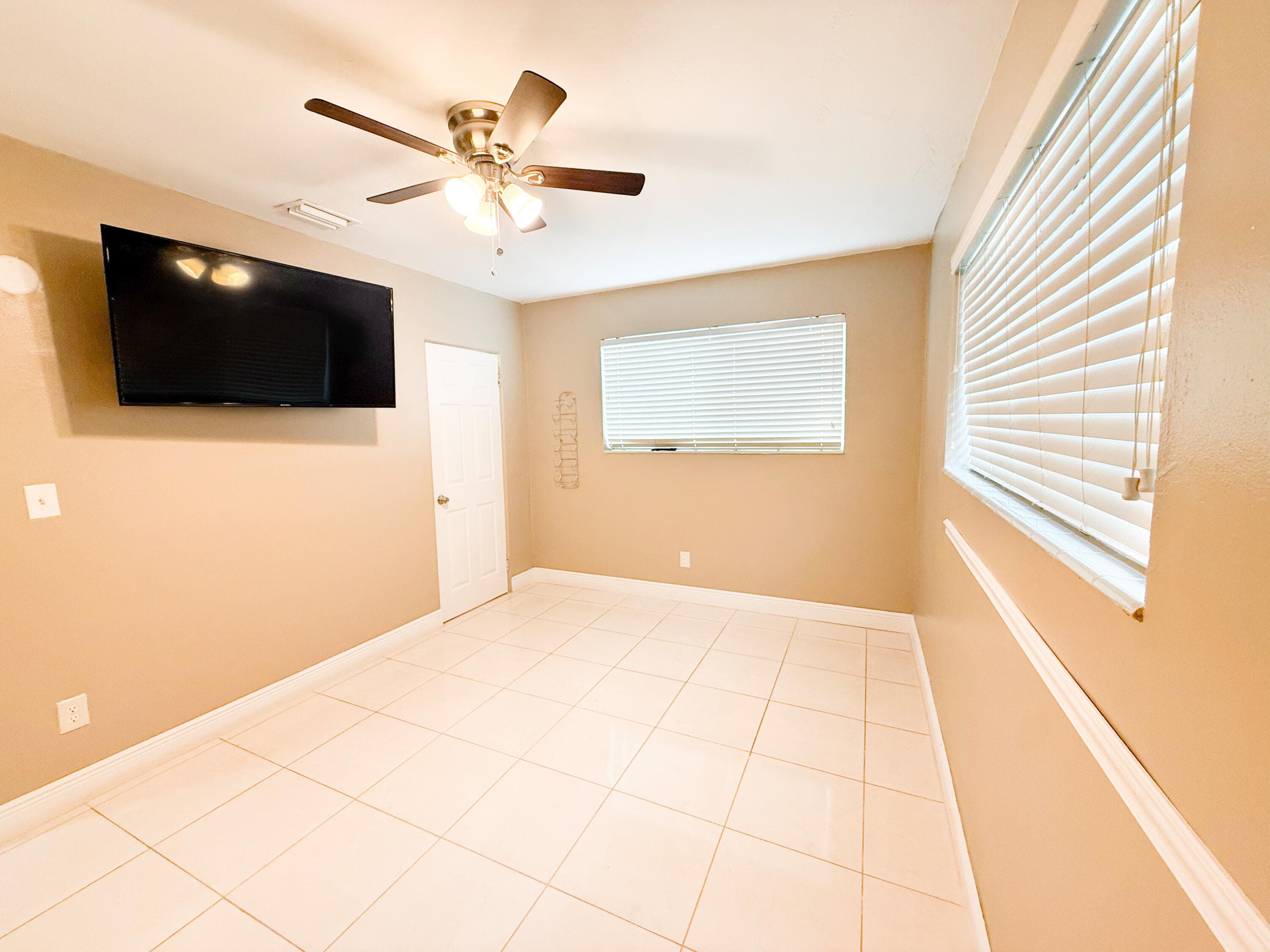 19731 NW 4TH Avenue, Miami Gardens, FL 33169 17