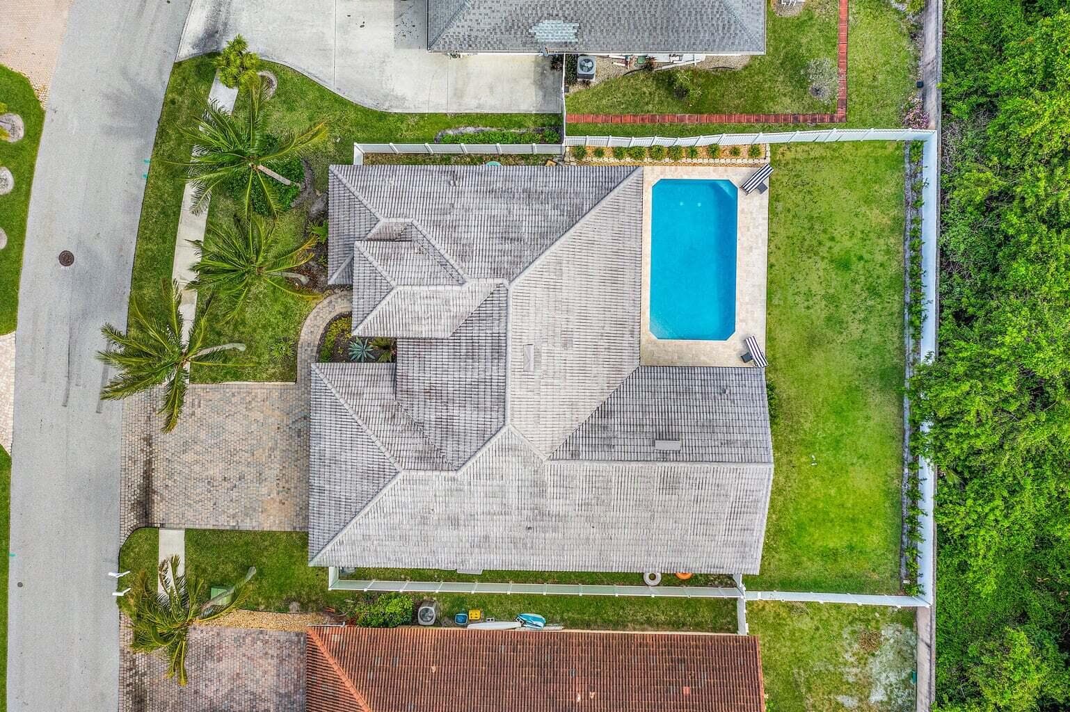 596 N Cypress Drive, Tequesta, FL 33469 4