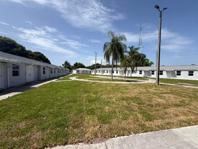 4393 Windsor Avenue 22, West Palm Beach, FL 33407 26
