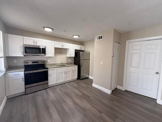 4393 Windsor Avenue 23, West Palm Beach, FL 33407 8