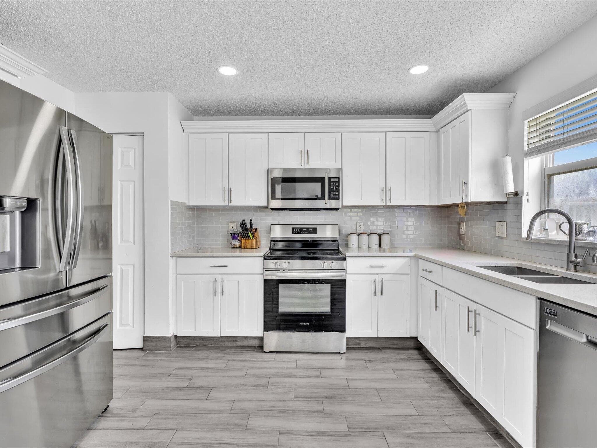 7145 CRESCENT CREEK Place, Coconut Creek, FL 33073 31