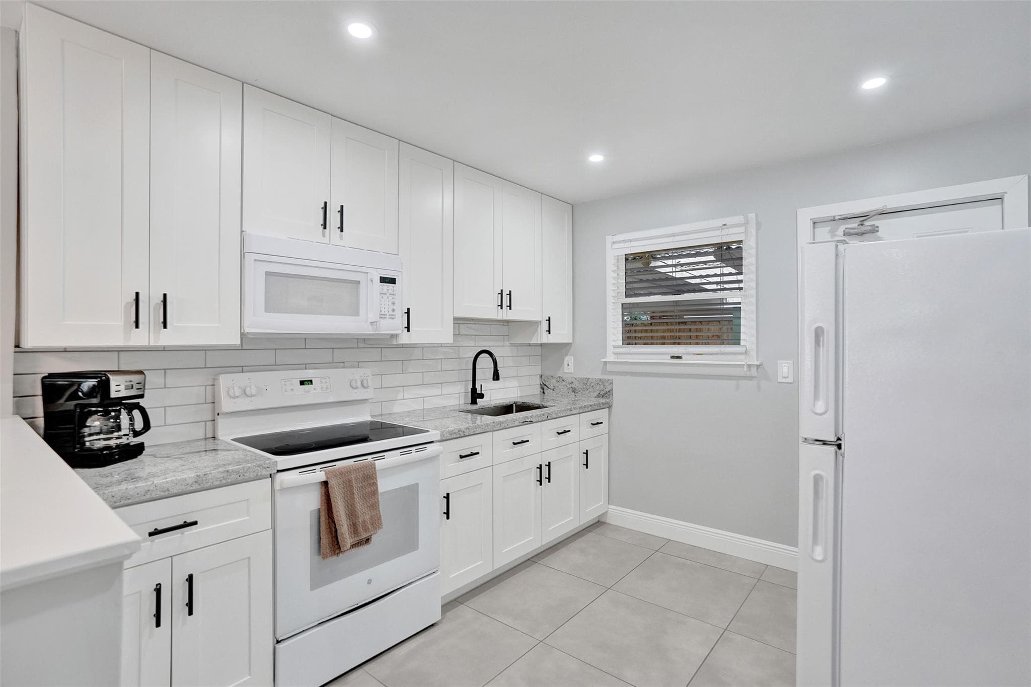 901 SE 14TH Court 1, Fort Lauderdale, FL 33316 4