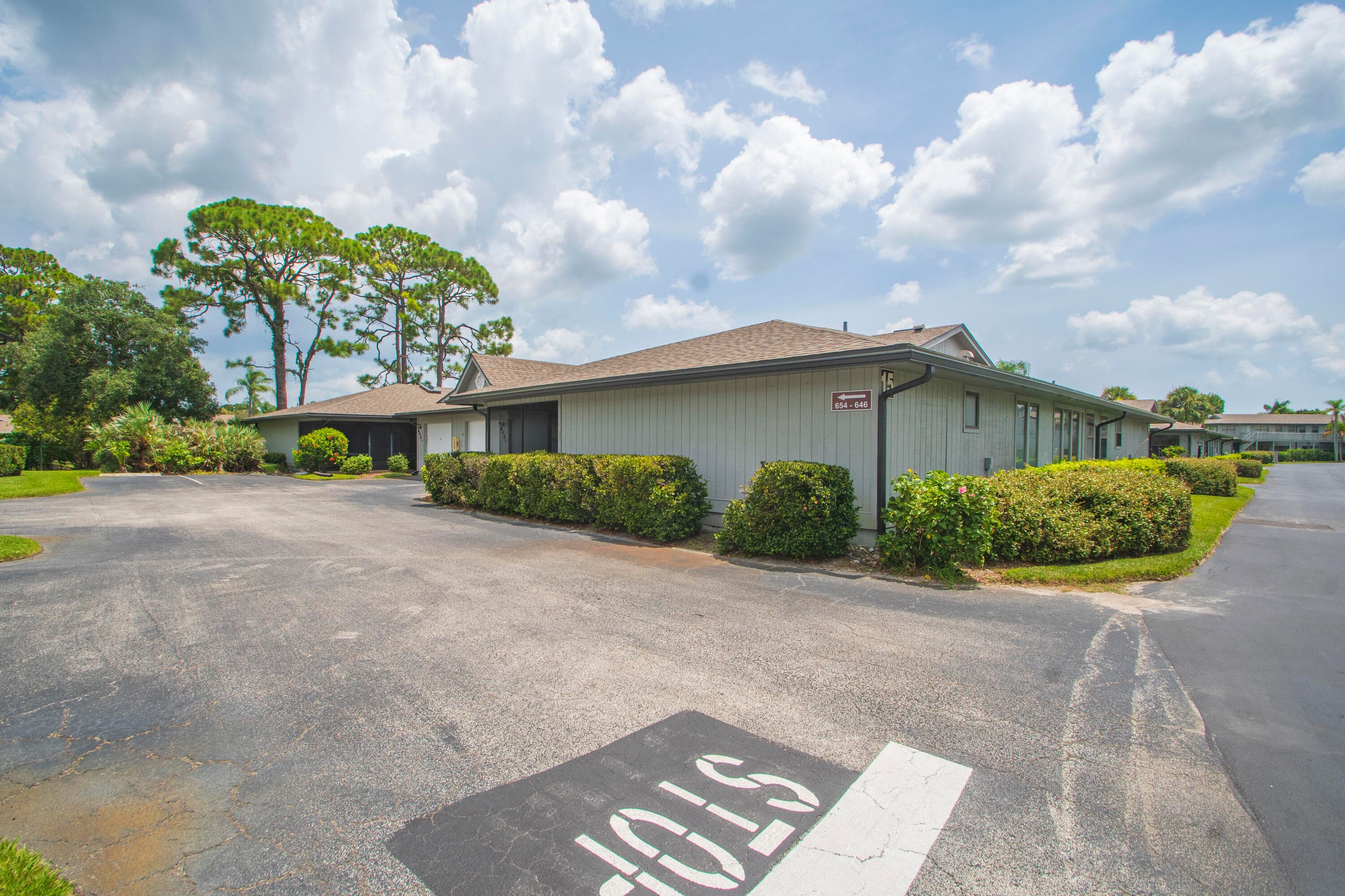 646 CENTRE SW 102, Vero Beach, FL 32962 4
