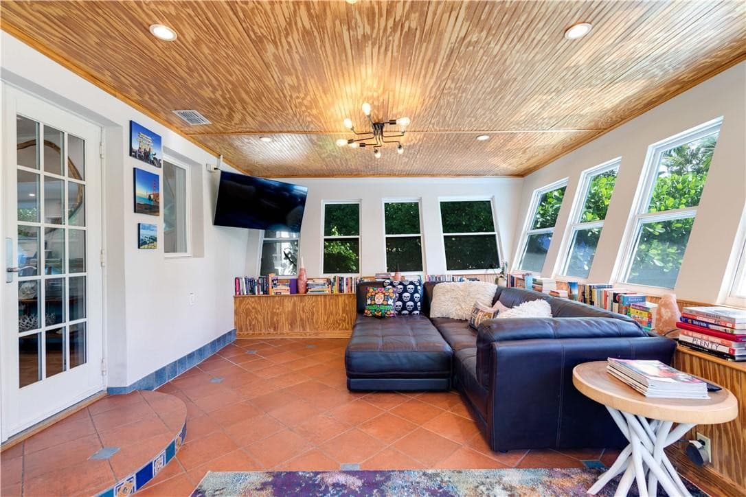 1132 NE 105TH Street, Miami Shores, FL 33138 20
