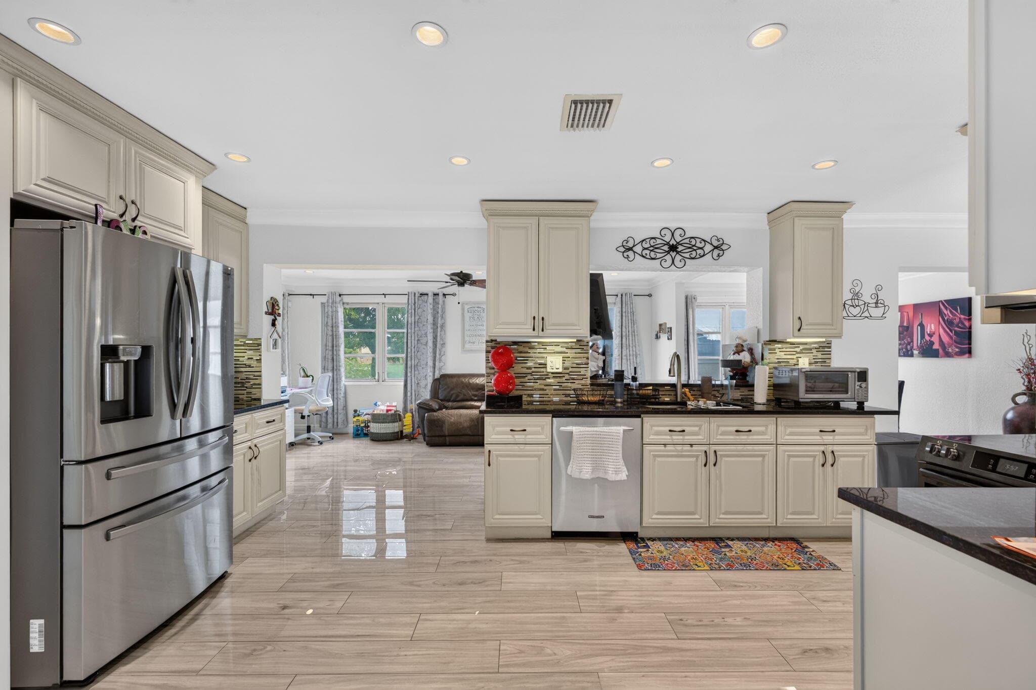 4716 NW 49TH Place, Tamarac, FL 33319 10