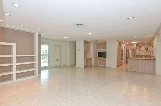 437 French Royale Circle, Atlantis, FL 33462 13