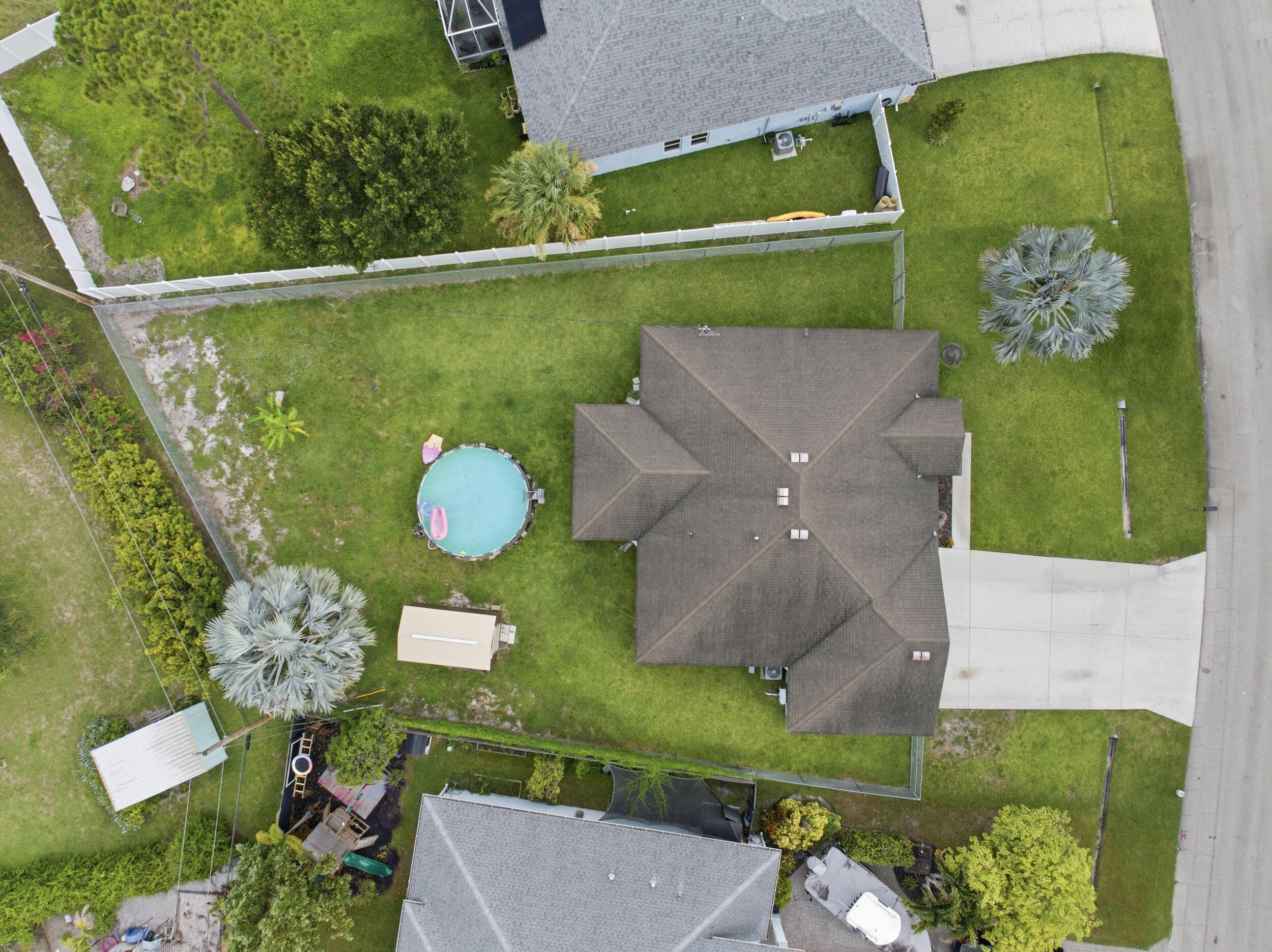 558 SW SOUTH QUICK Circle, Port St. Lucie, FL 34953 27