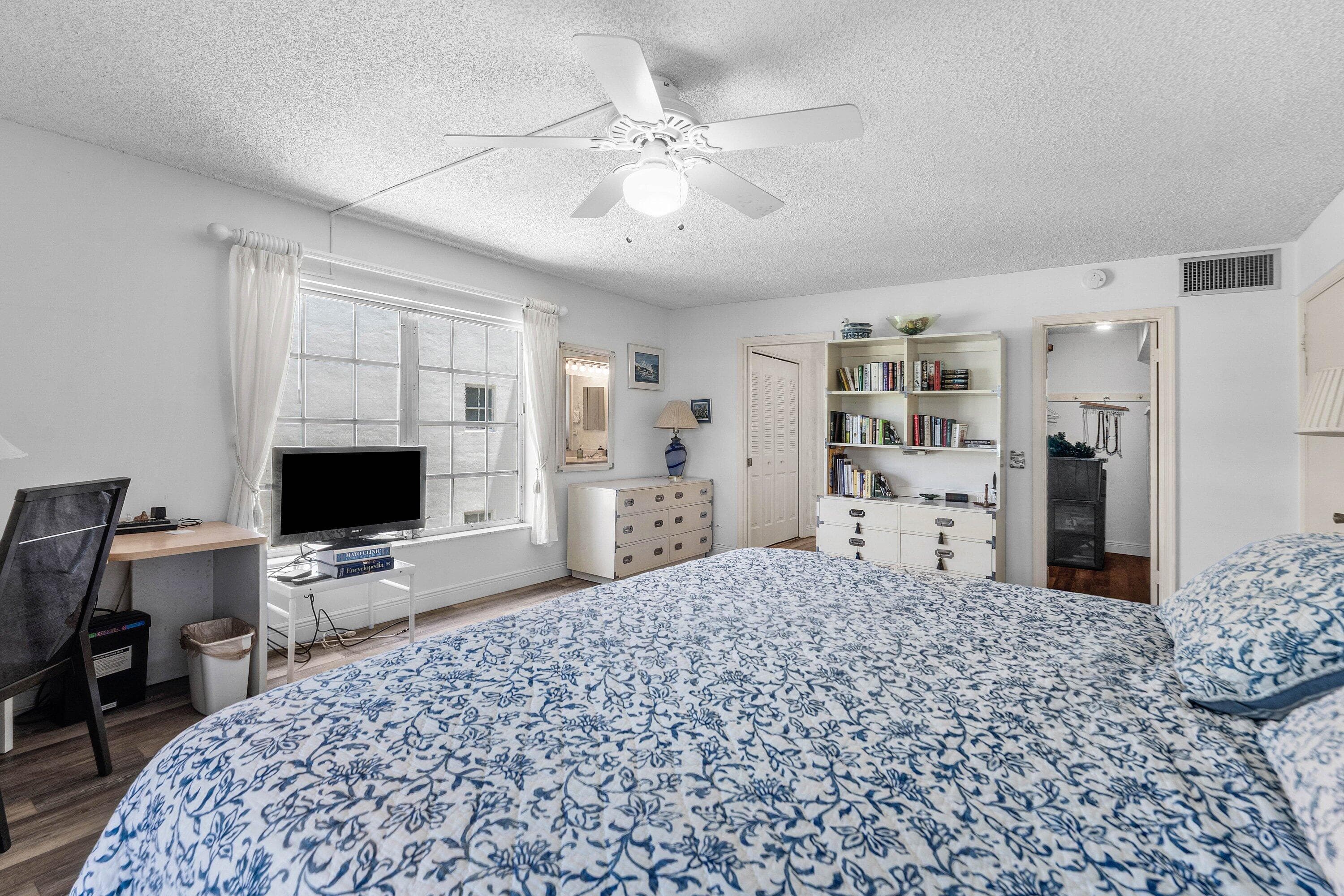 250 John F Kennedy Drive 204, Atlantis, FL 33462 18