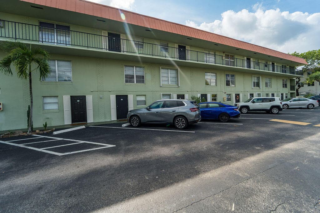 809 W Oakland Park Boulevard K2, Oakland Park, FL 33311 37