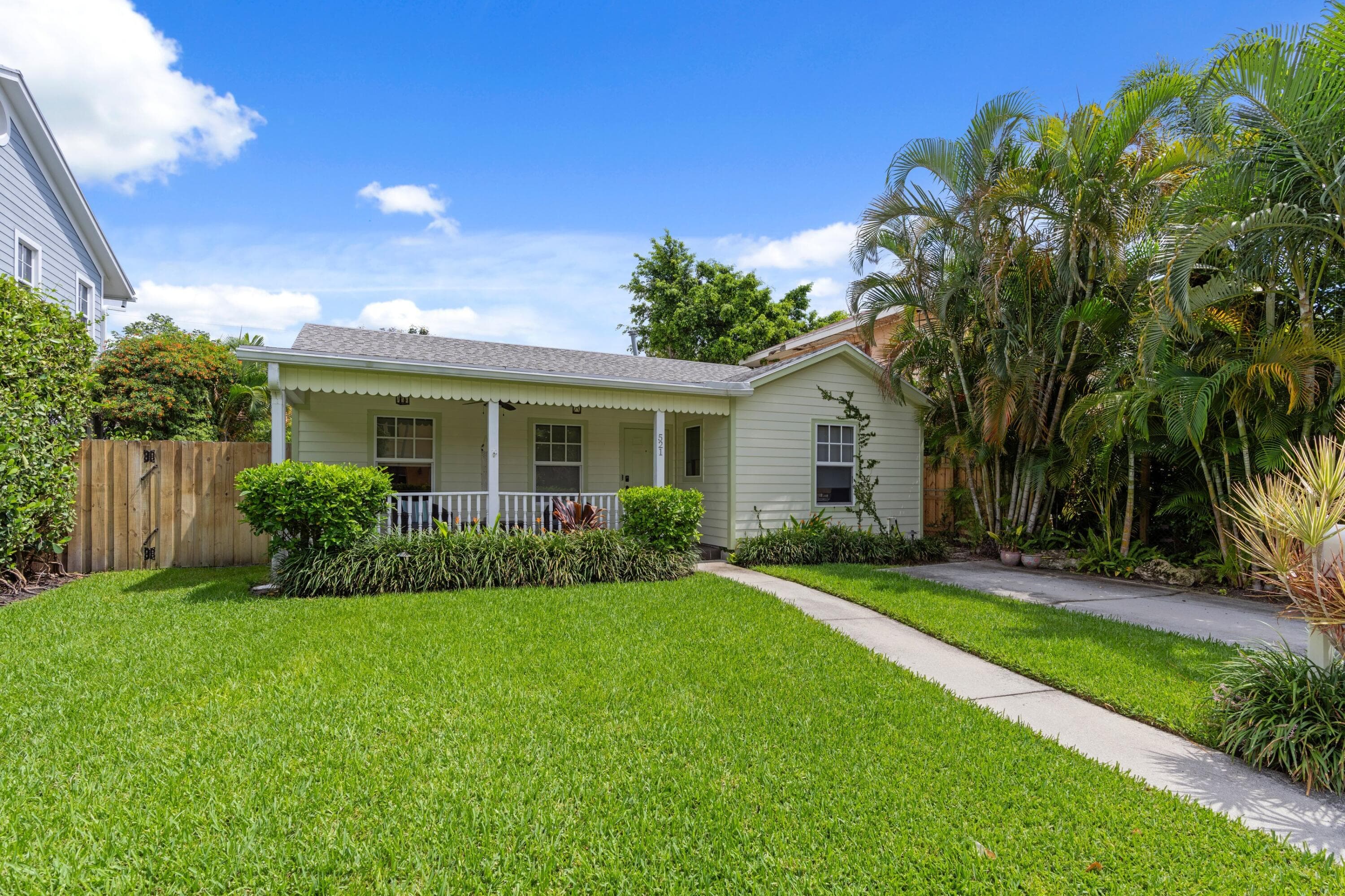 521 33RD Street, West Palm Beach, FL 33407 8