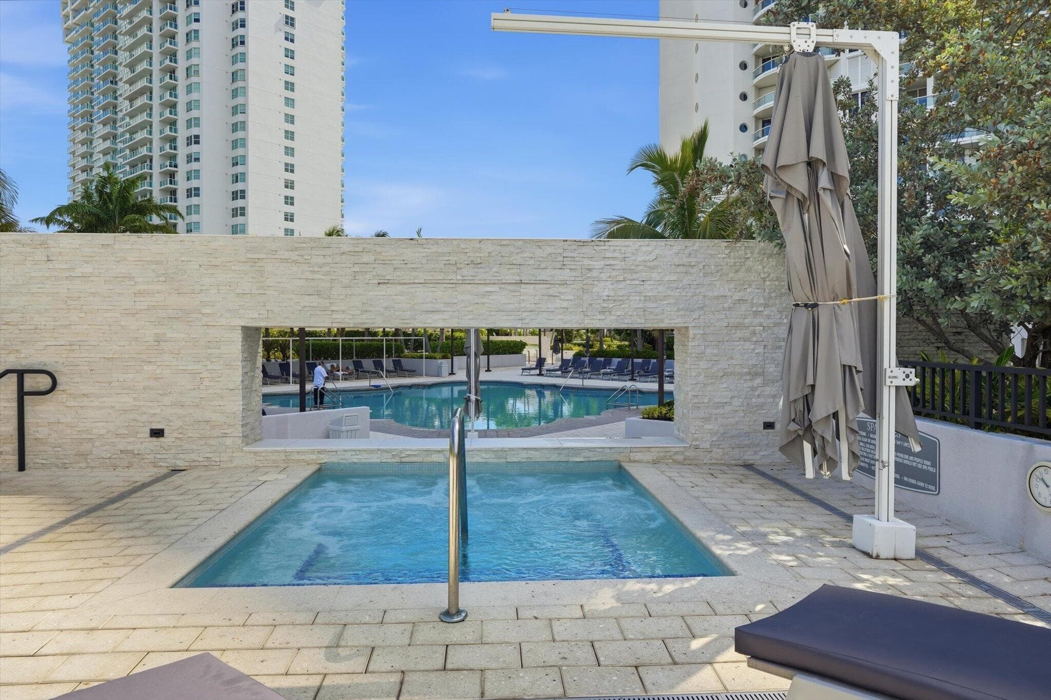 7000 W Island Boulevard 907, Aventura, FL 33160 39