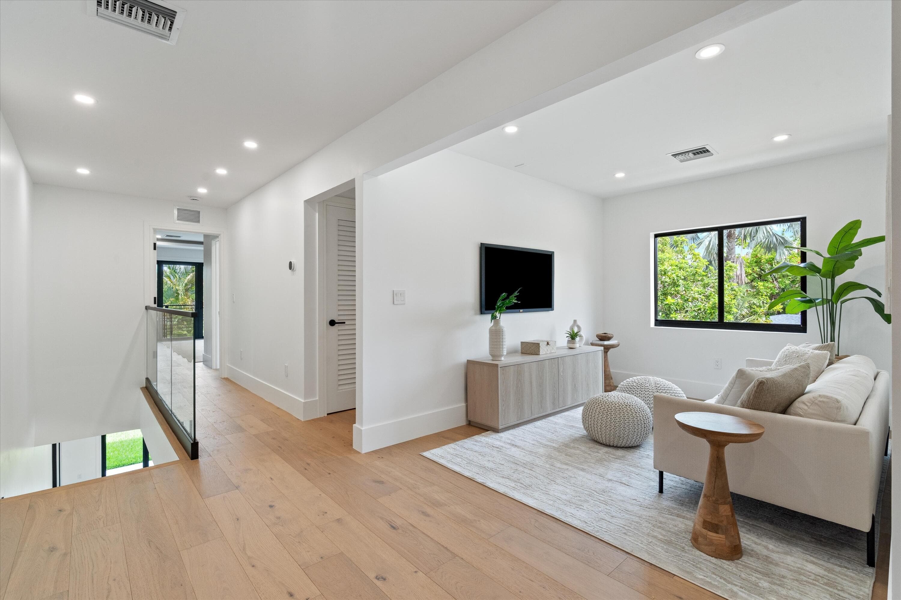 1131 NE 12th Avenue, Fort Lauderdale, FL 33304 2