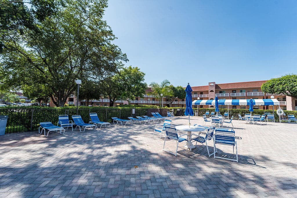 9641 SUNRISE LAKES Boulevard 208, Sunrise, FL 33322 27