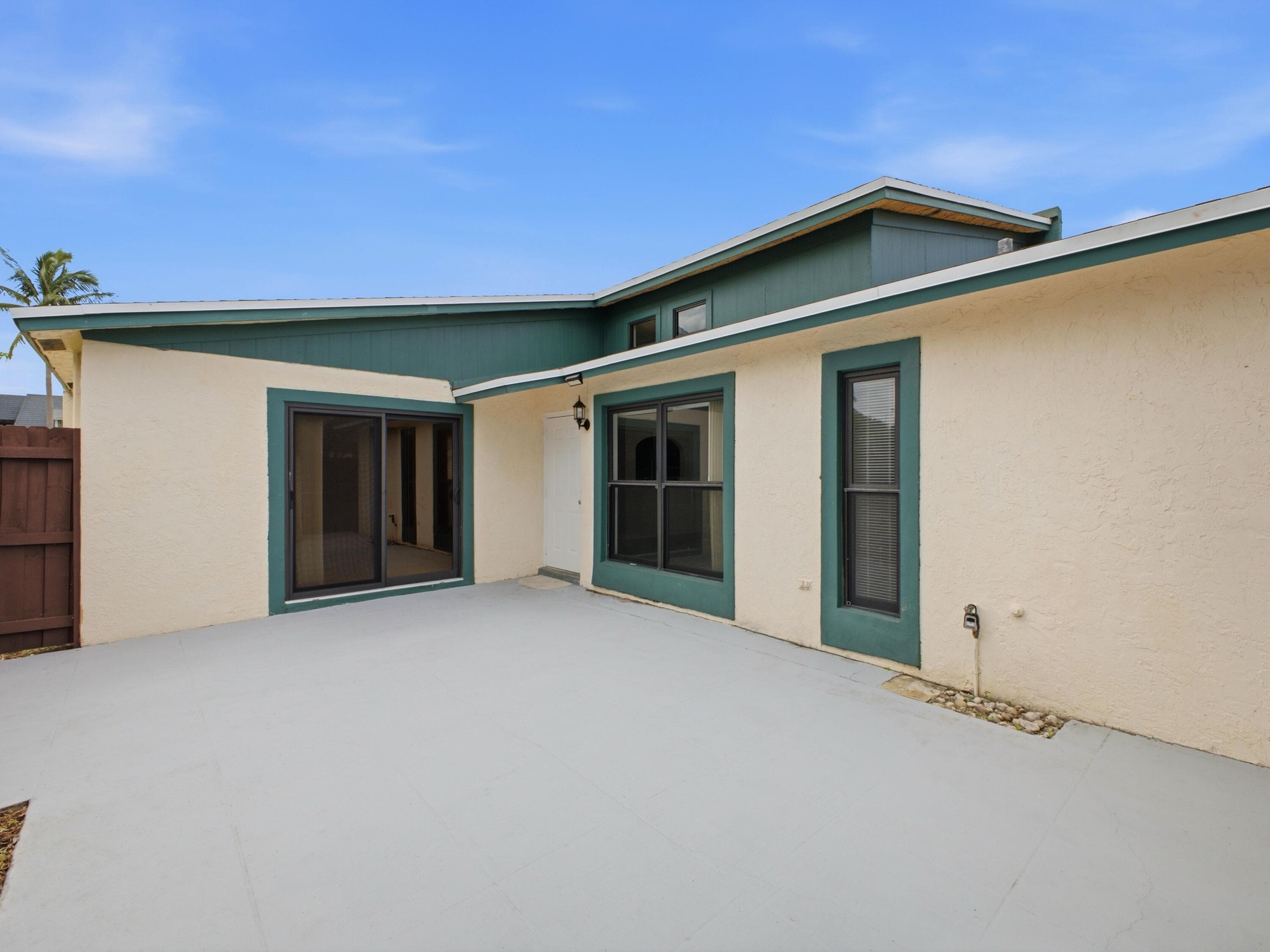 1110 Manor Drive, Palm Springs, FL 33461 3