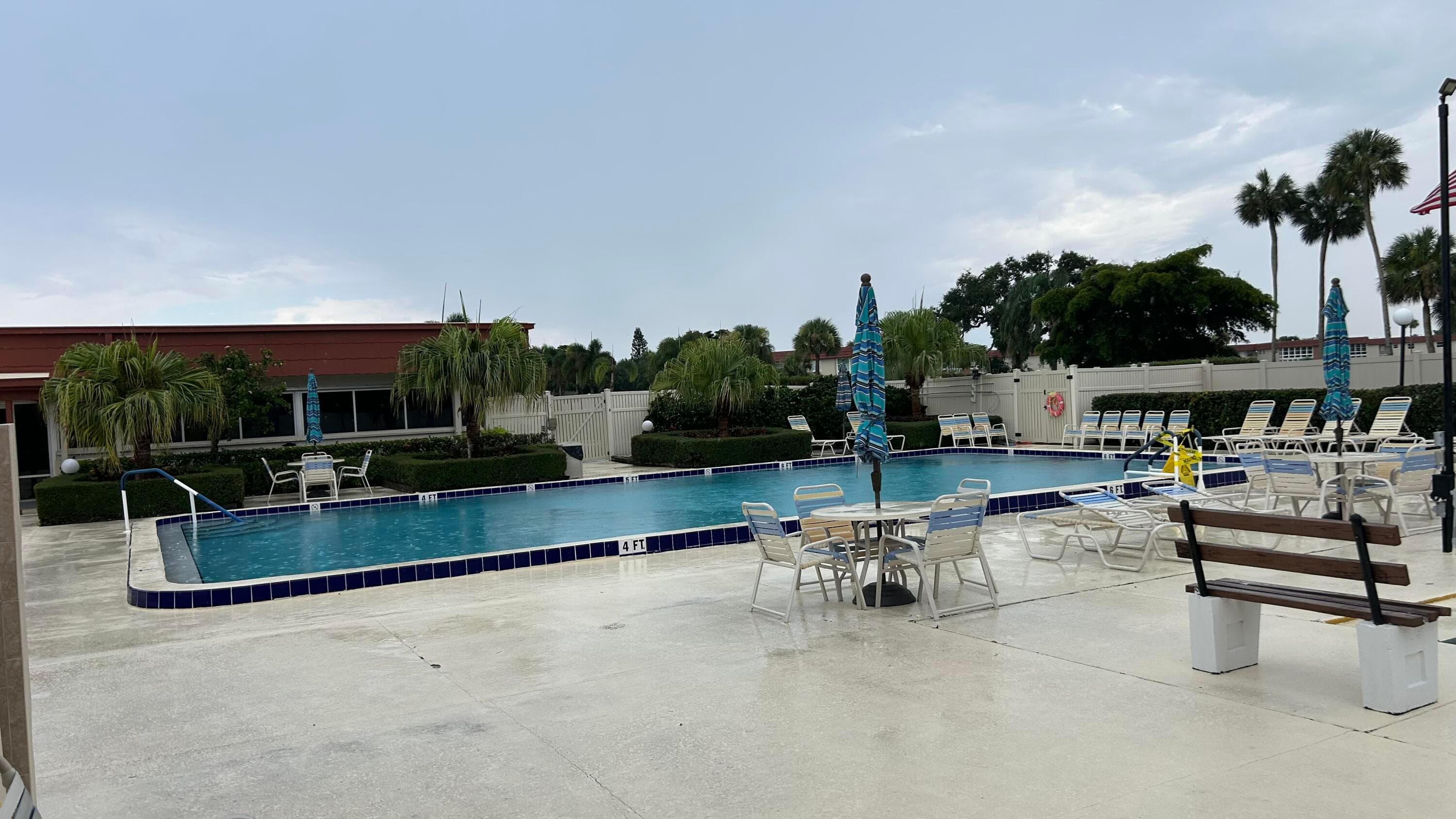 40 WOODLAND Drive 105, Vero Beach, FL 32962 23