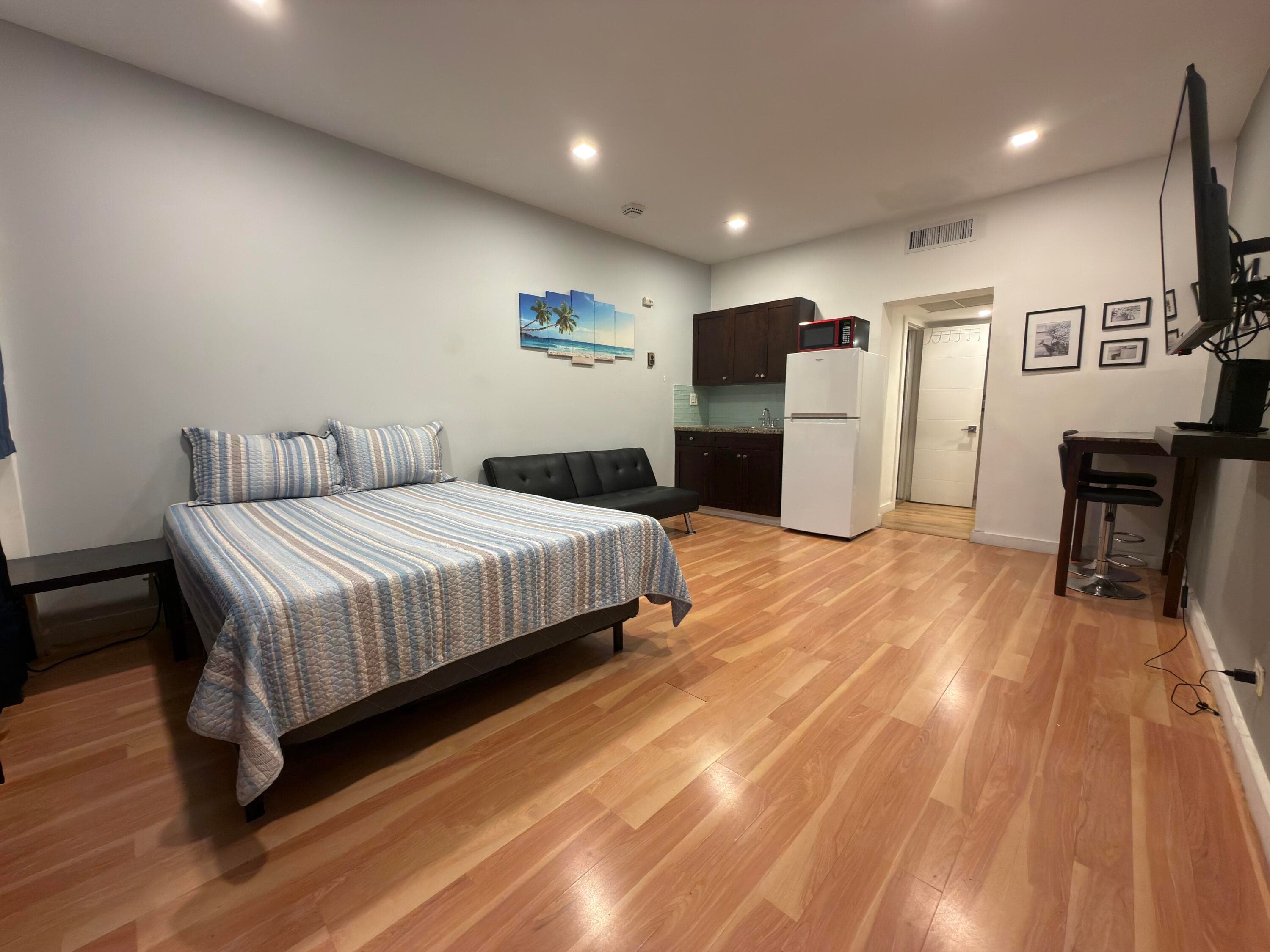 26 Diplomat Parkway 2223, Hallandale Beach, FL 33009