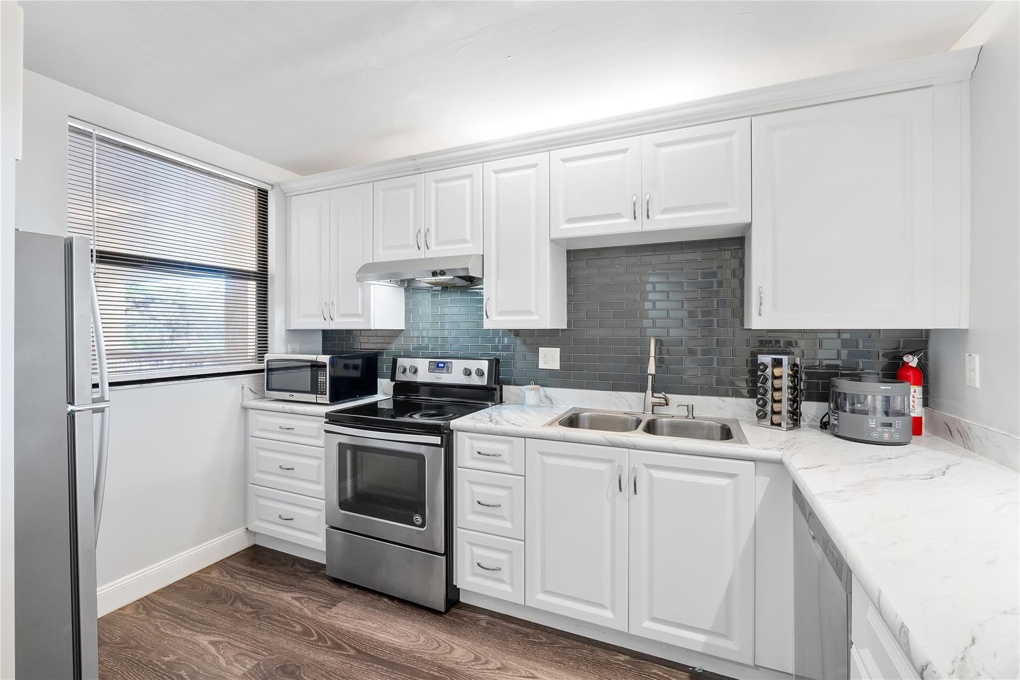 8437 FOREST HILLS Drive 203, Coral Springs, FL 33065 4