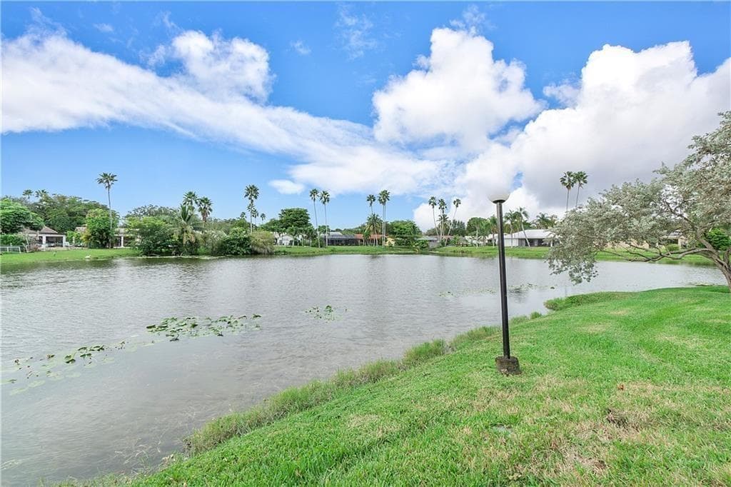 11477 NW 39th Court 305-1, Coral Springs, FL 33065 17