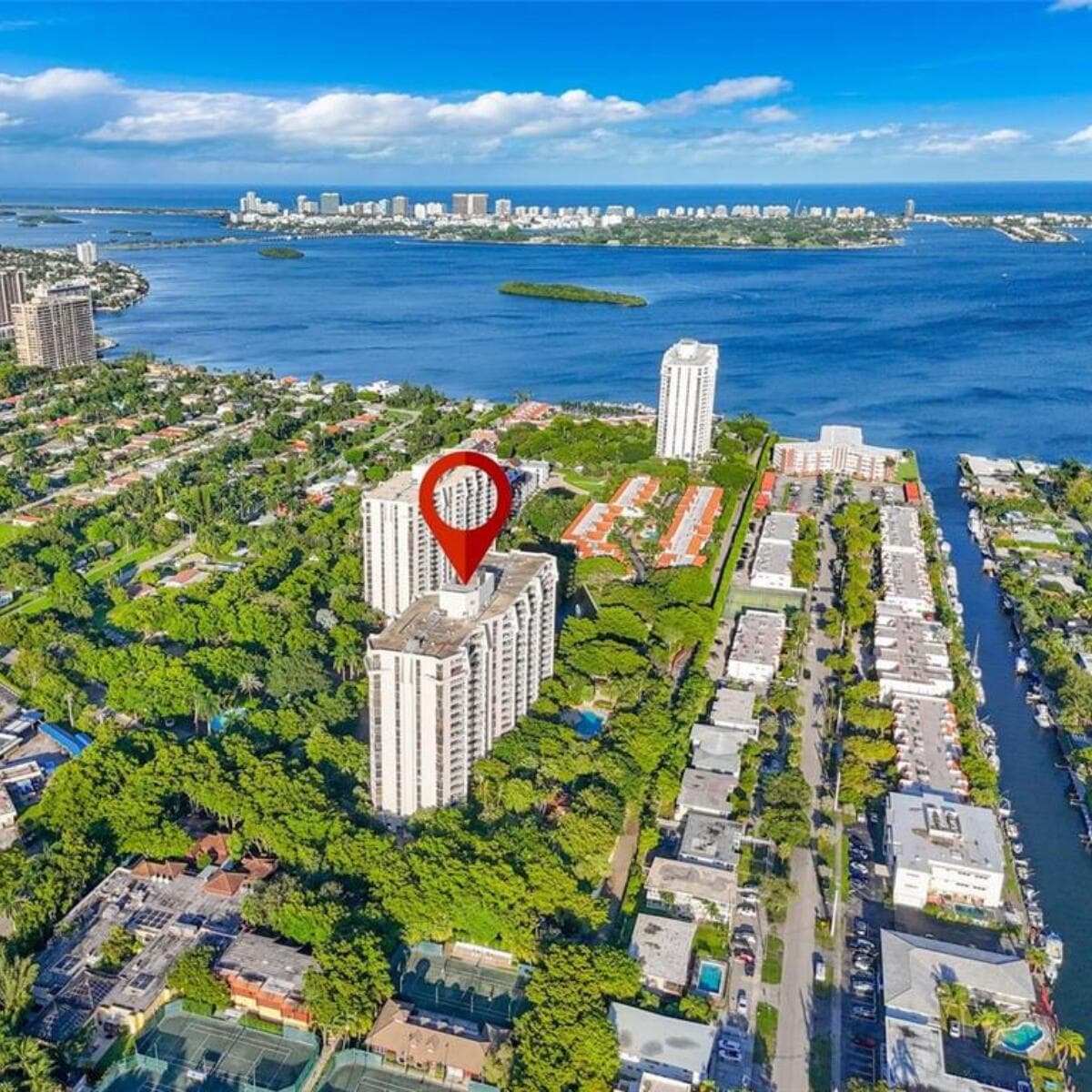 1000 Quayside Terrace 408, Miami, FL 33138 24