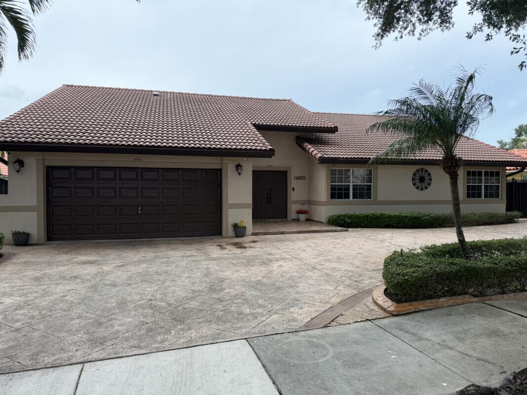 16820 NW 80th Court, Hialeah, FL 33016 2