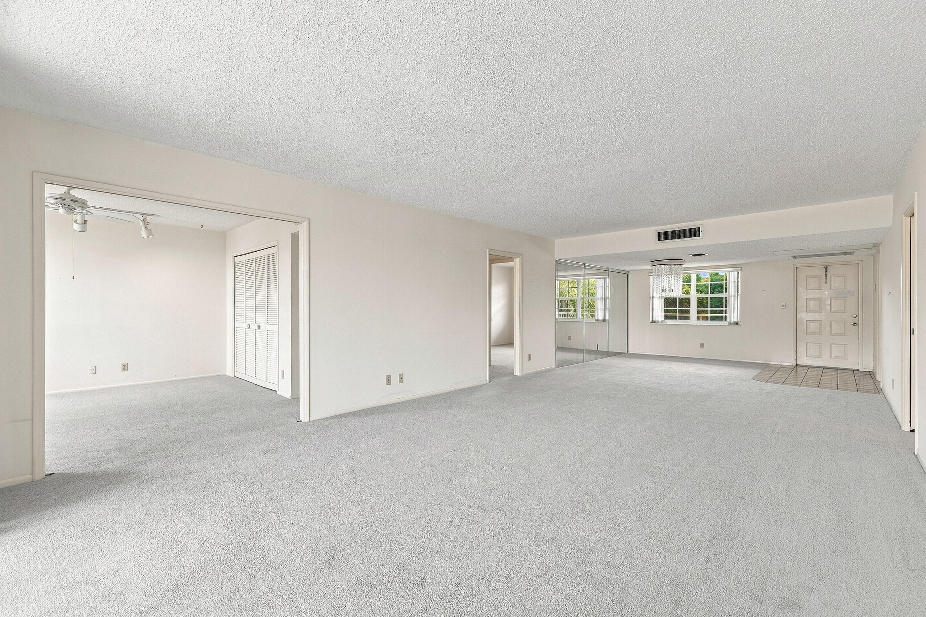 555 Oaks Lane 303, Pompano Beach, FL 33069 19
