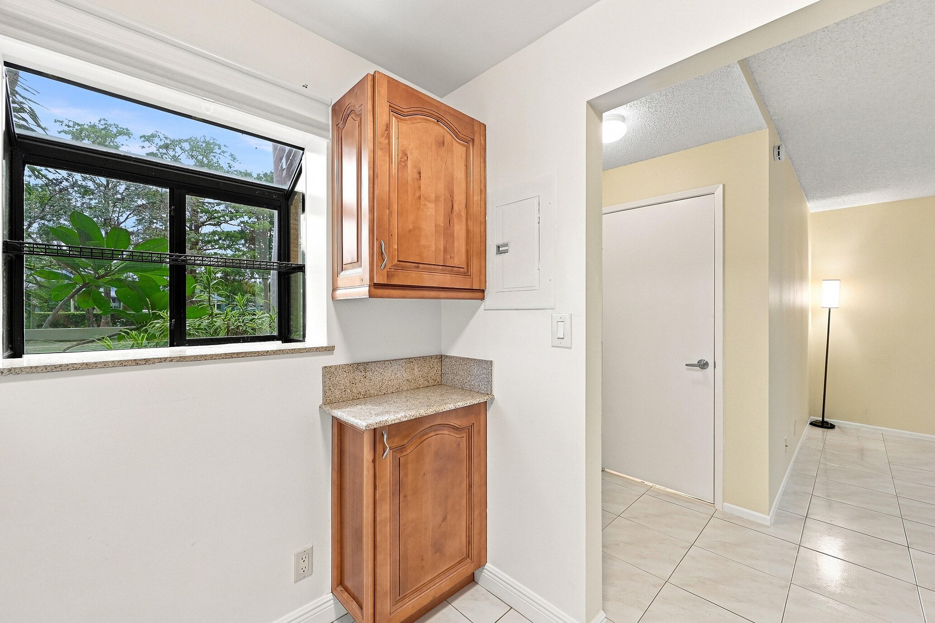 2753 S OAKLAND FOREST Drive 102, Oakland Park, FL 33309 14