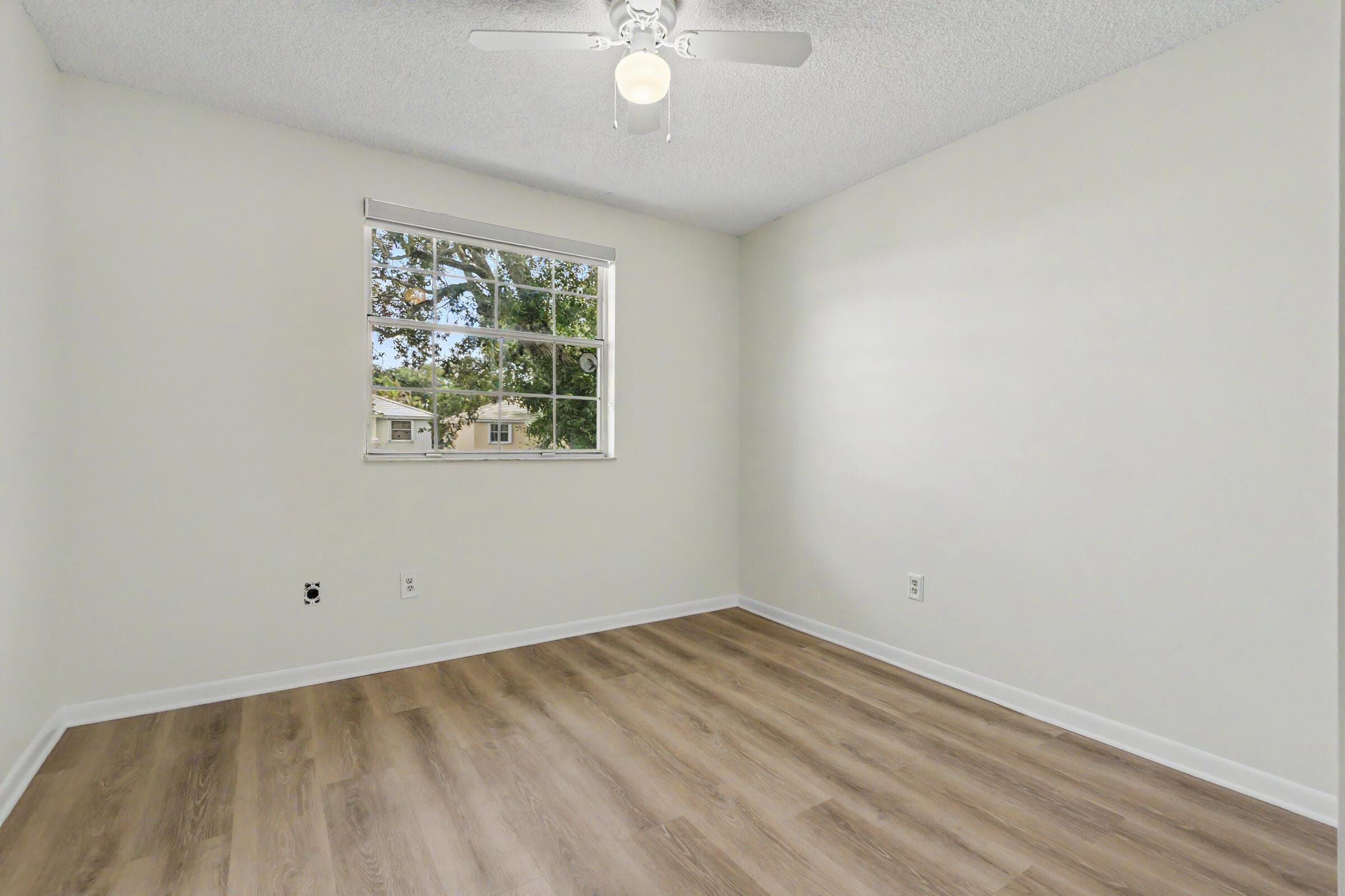 9825 NW 2nd Court, Plantation, FL 33324 25