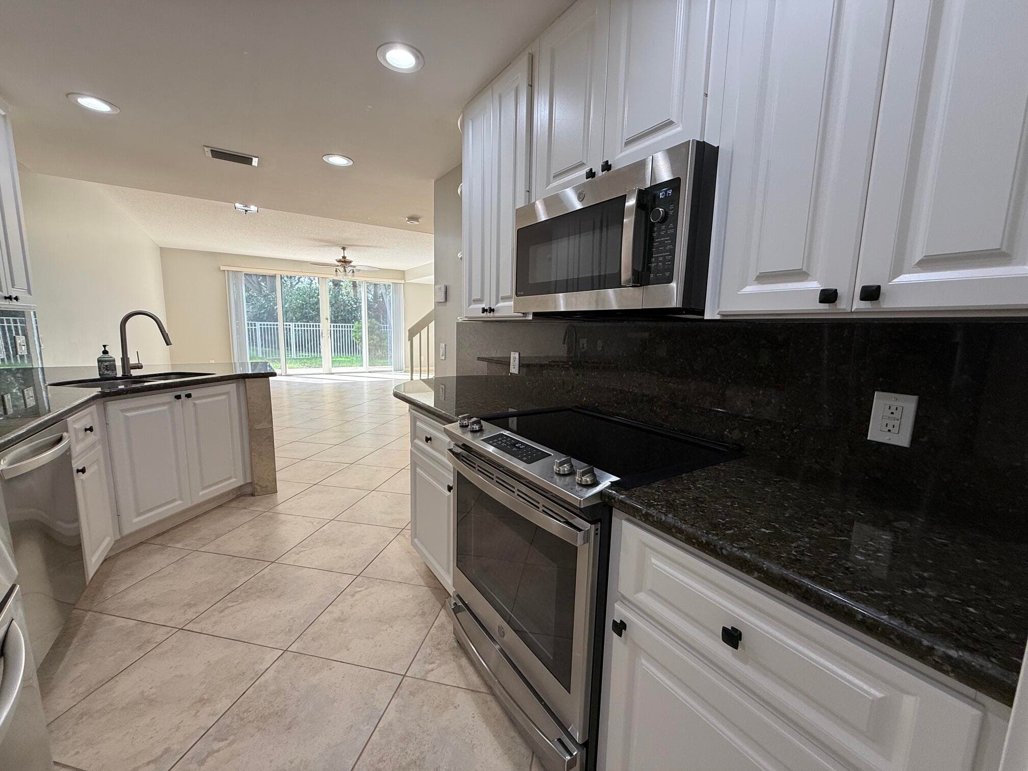 230 FORTUNA Drive, Palm Beach Gardens, FL 33410 15