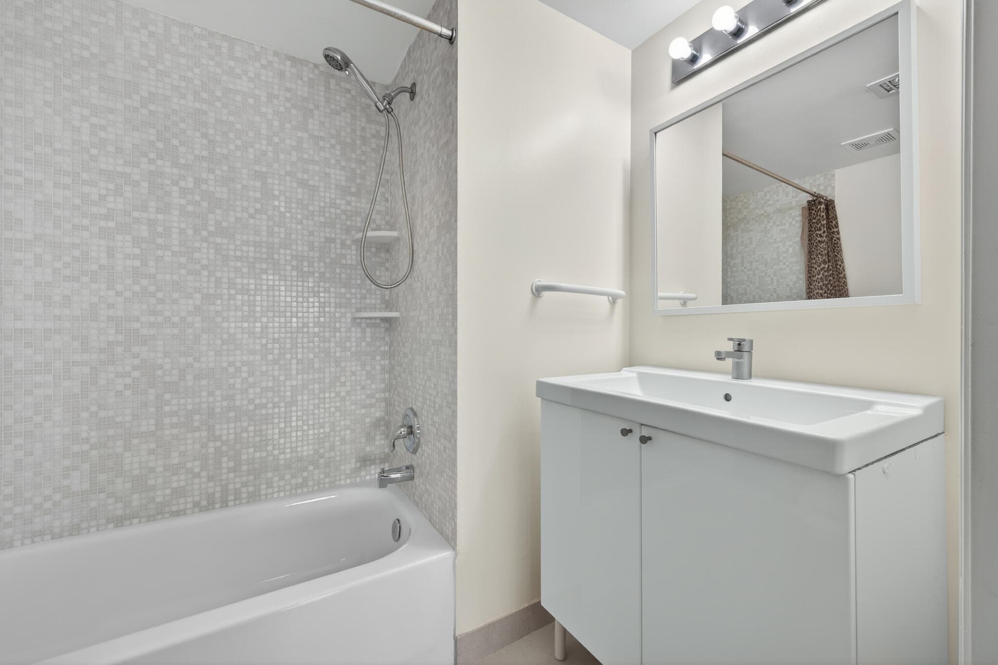 2105 Lavers Circle 403, Delray Beach, FL 33444 15