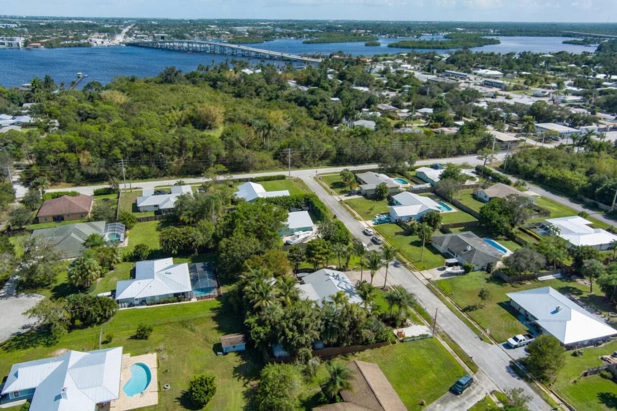 1321 SW Nikoma Street, Palm City, FL 34990 5