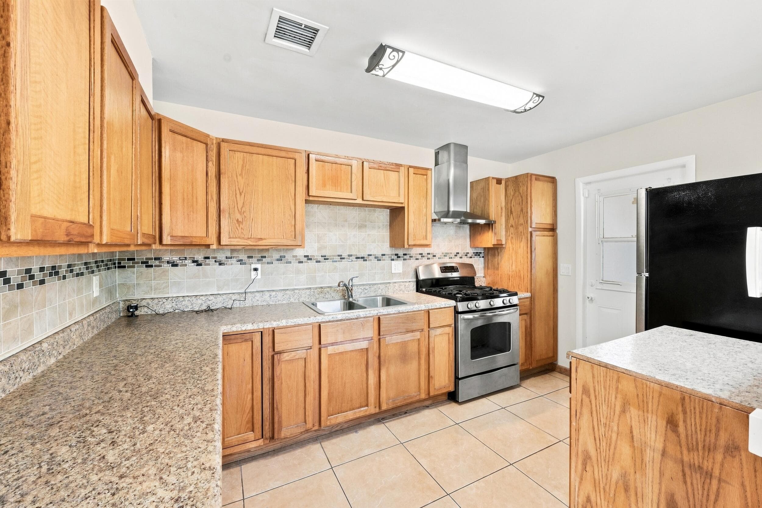 1100 7TH Street, Lake Park, FL 33403 17