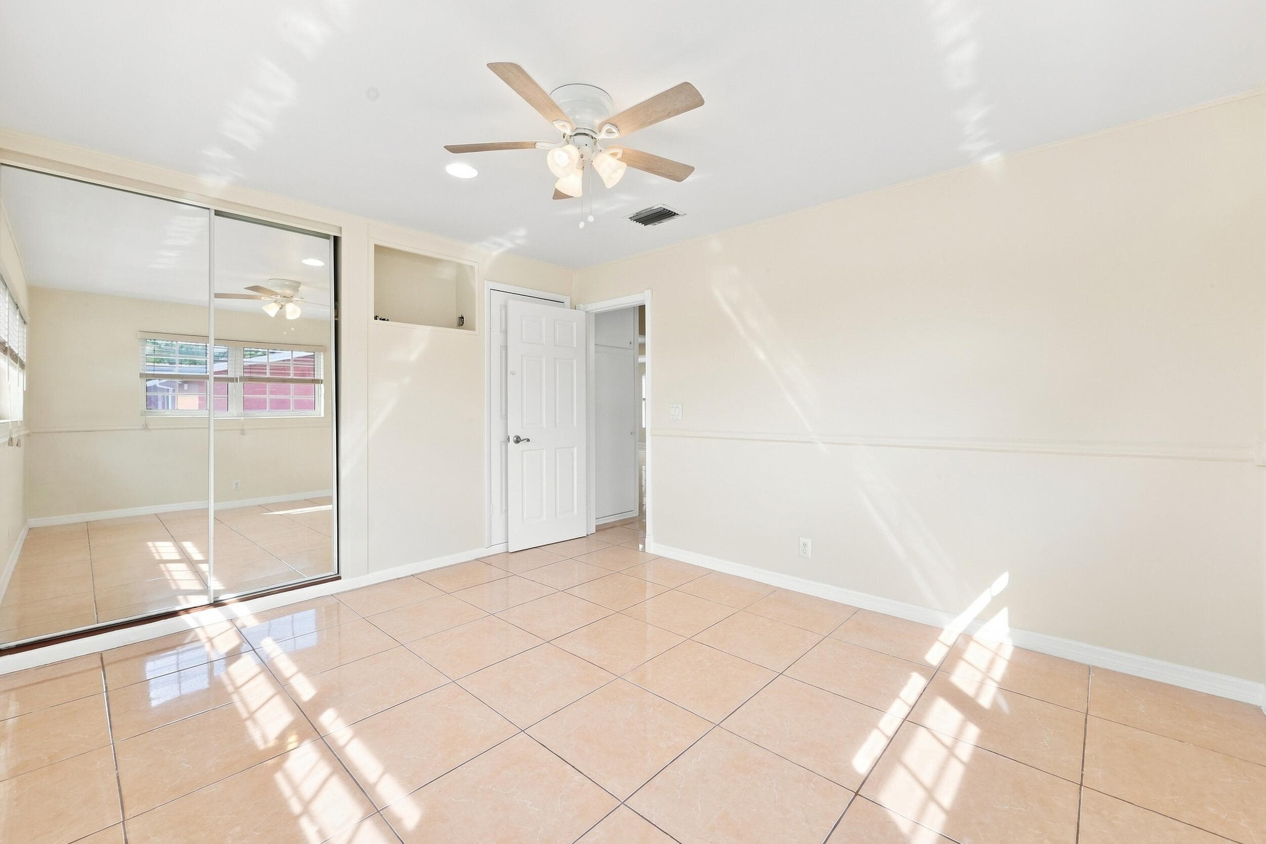 1100 7TH Street, Lake Park, FL 33403 32