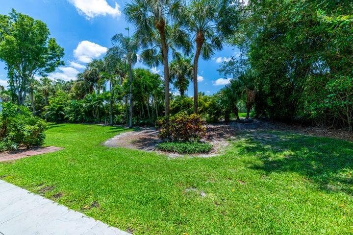 2517 Presidential Way B, West Palm Beach, FL 33401 10