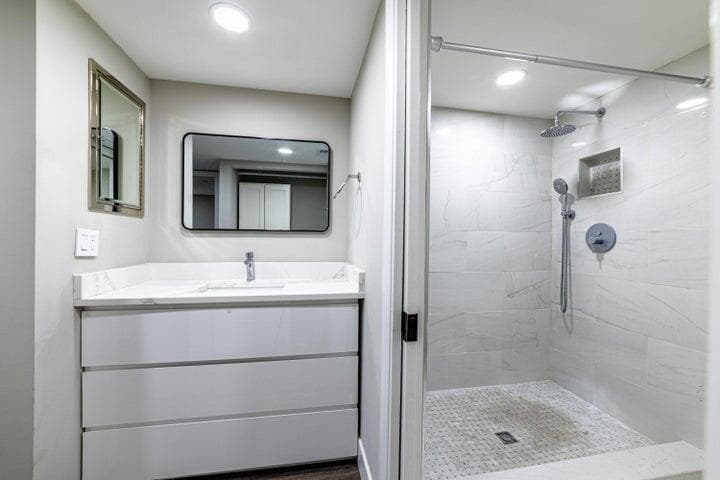 2517 Presidential Way B, West Palm Beach, FL 33401 19