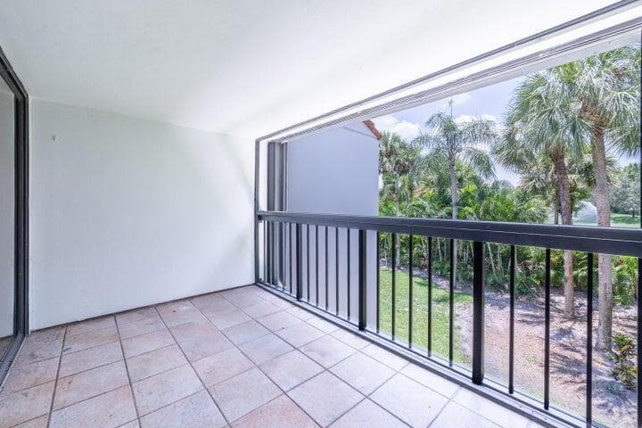 2517 Presidential Way B, West Palm Beach, FL 33401 27