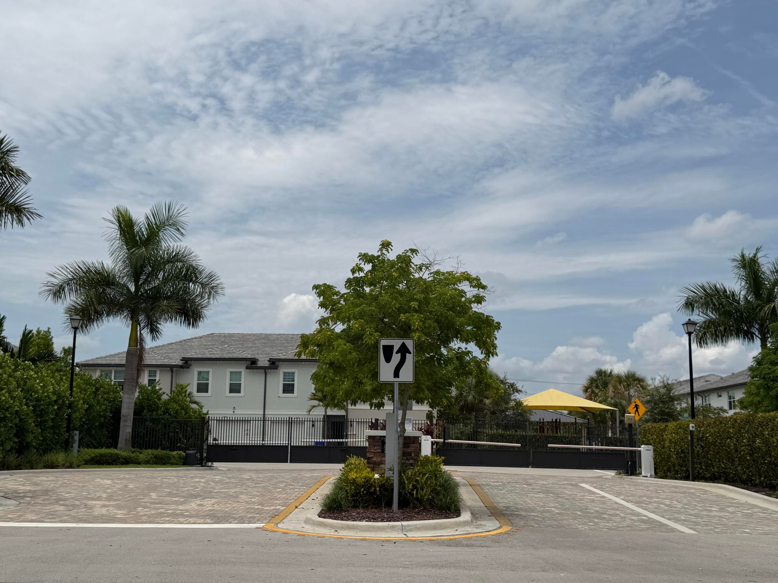 2933 OLIVIA Avenue, Lauderdale Lakes, FL 33311 5