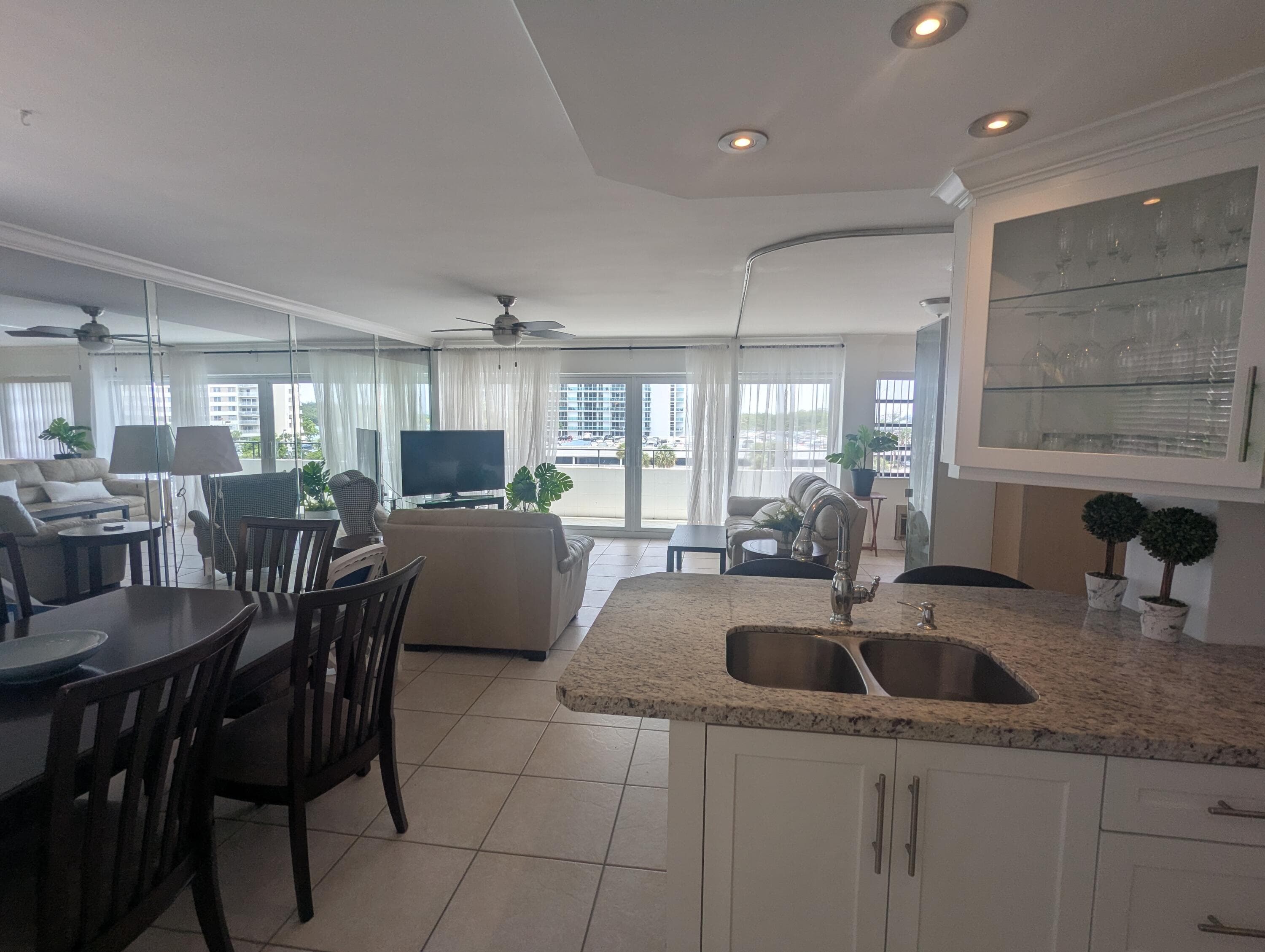 220 KINGS POINT Drive 501, Sunny Isles Beach, FL 33160 8