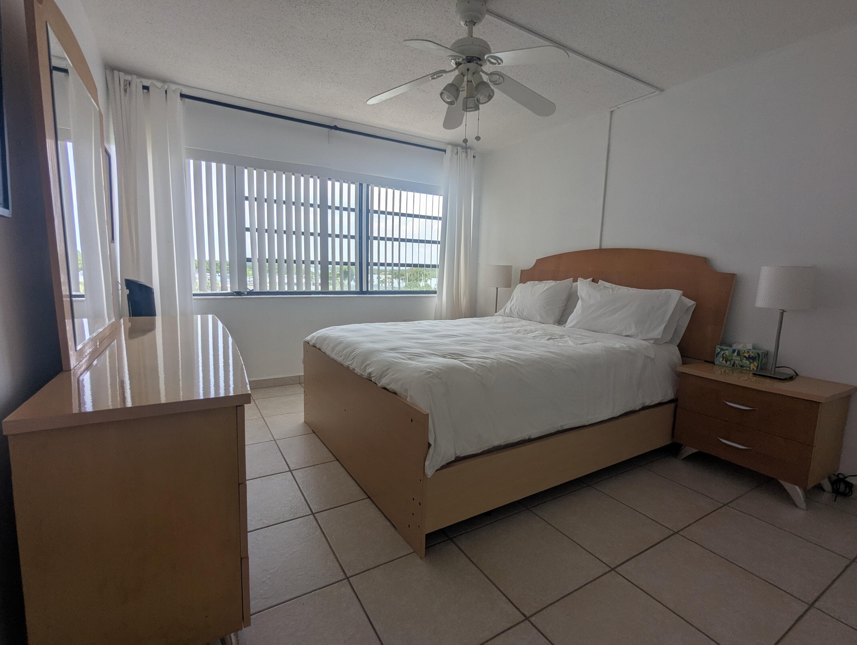 220 KINGS POINT Drive 501, Sunny Isles Beach, FL 33160 9
