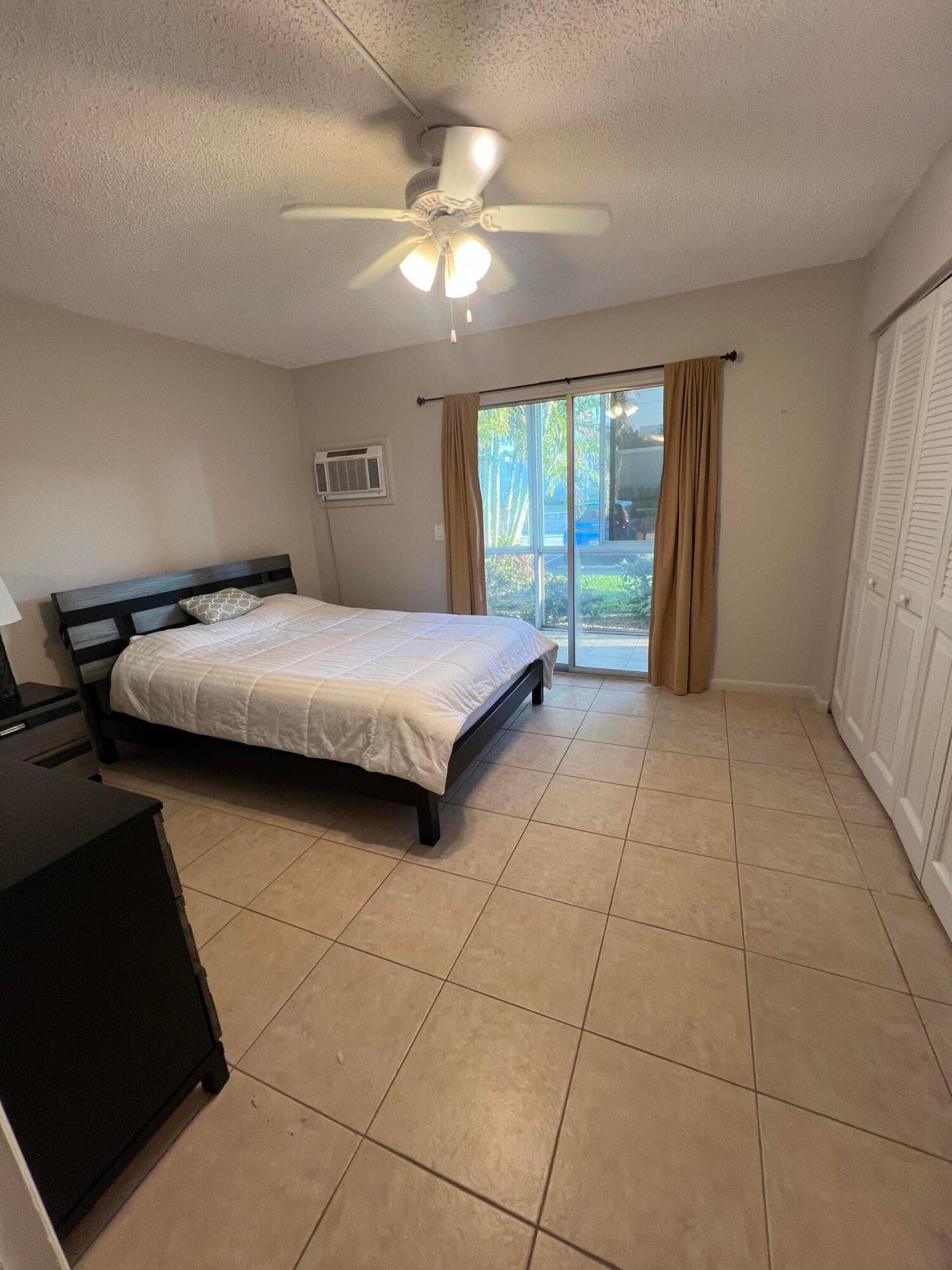 31 WESTBURY B Circle 31, Deerfield Beach, FL 33442 8