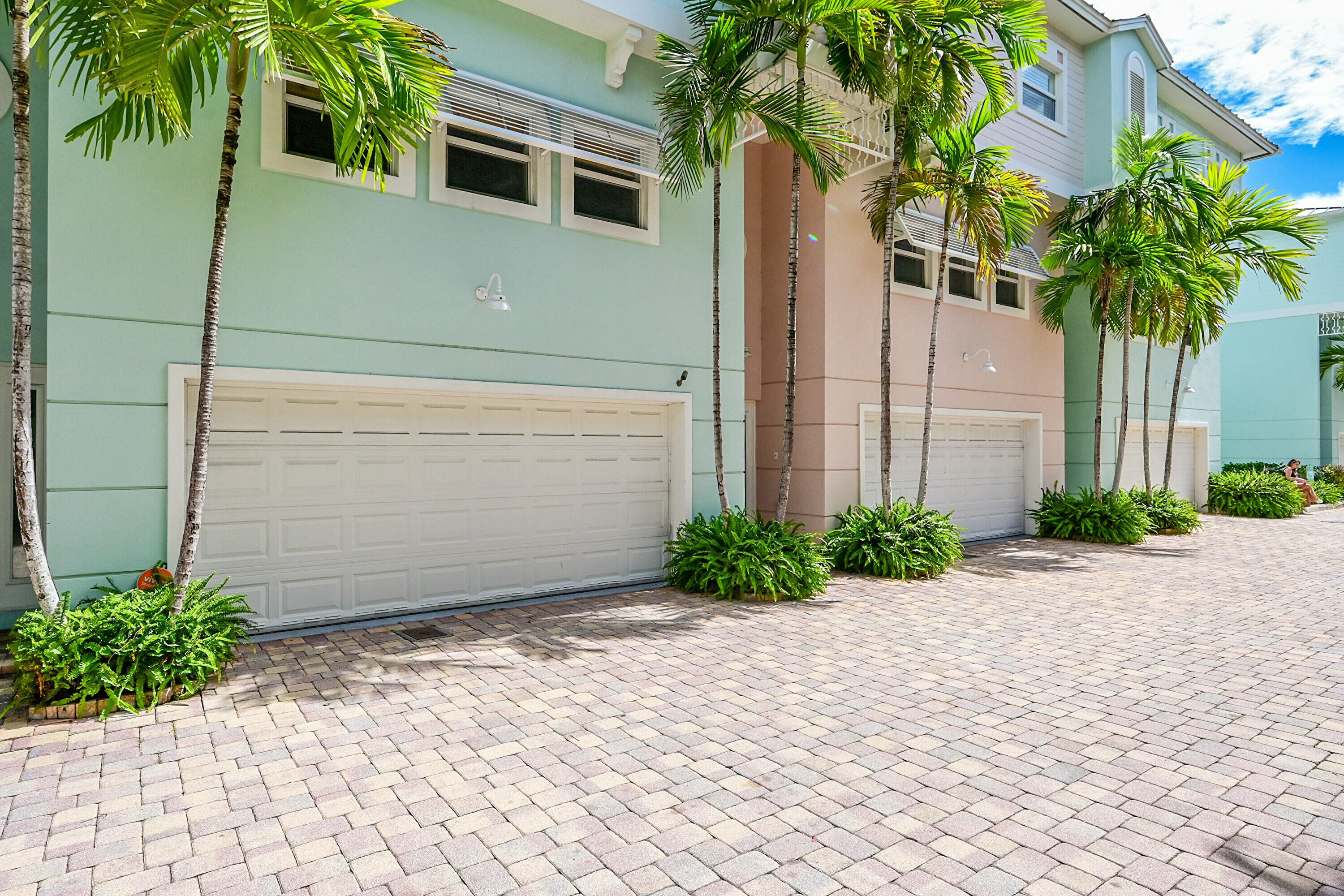 453 NE 1ST Street, Pompano Beach, FL 33060 43