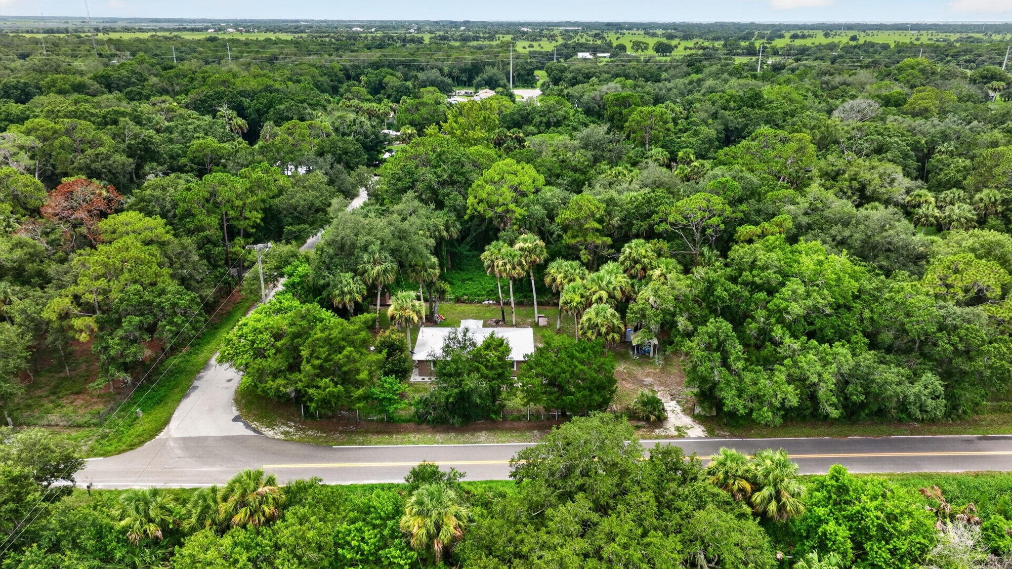 6868 E CENTER Street, Okeechobee, FL 34974 32